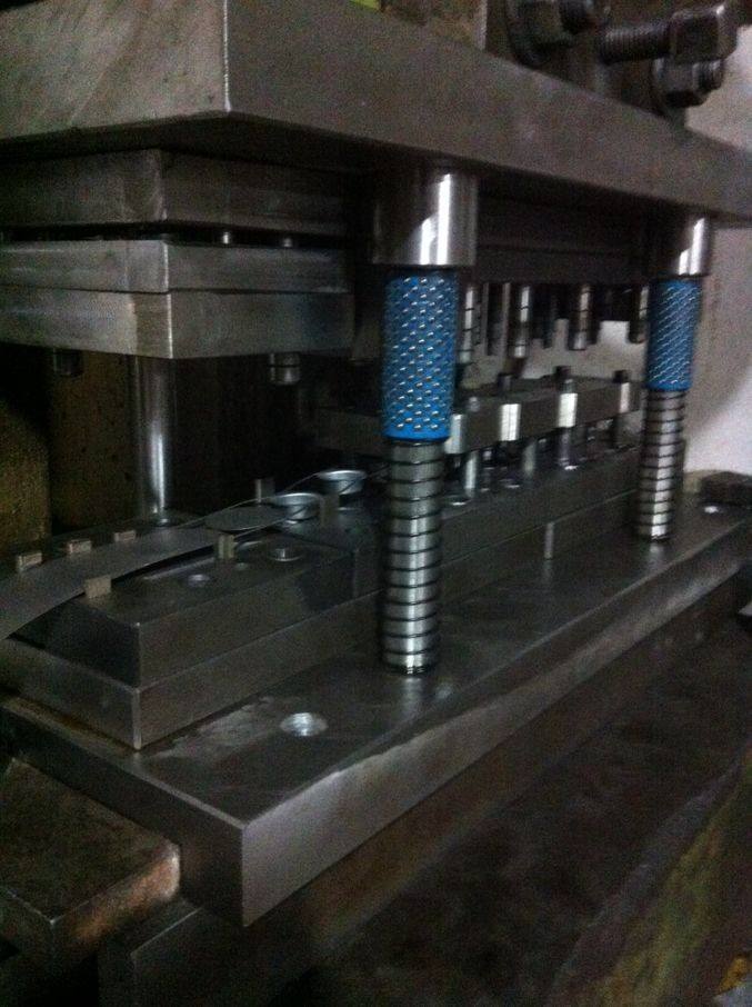 對外銷售拉伸模具（全自動模具.級進(jìn)模.多工位成型模具）.拉伸