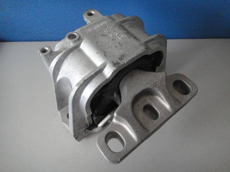 大眾橡膠減震件 發(fā)動機支架 頂膠 襯套 1K0199262BK BE