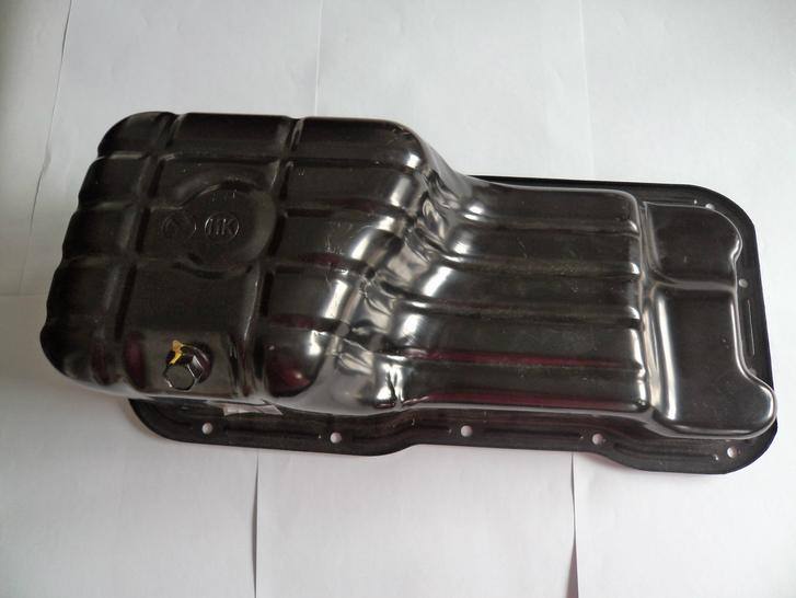 尼桑11110-77A12油底殼