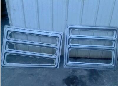 大中巴客車FZ6760兩側(cè)行李艙內(nèi)板