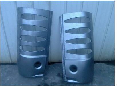 大中巴客車(chē)FZ6760后燈罩兩側(cè)