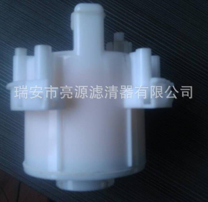 優(yōu)質(zhì)濾清器供應(yīng)商，馬自達(dá)3汽油濾清器 白色