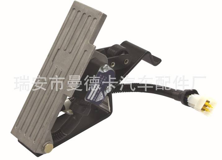 二汽東風(fēng)金霸電子油門(mén)踏板1108010-11DS31