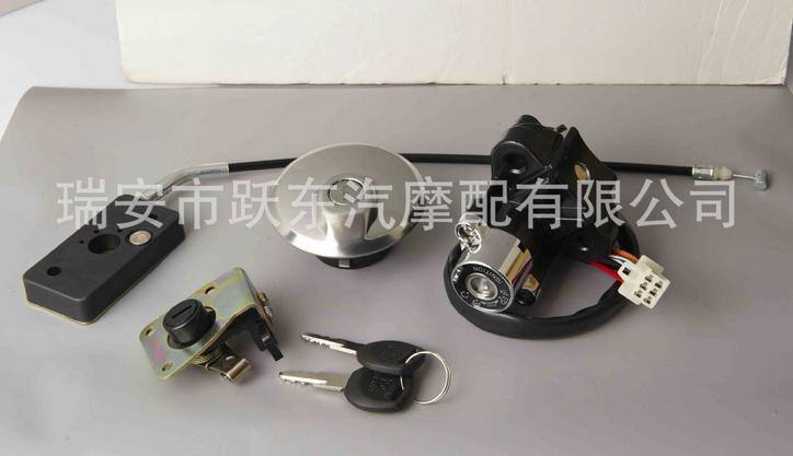 A級品質(zhì)風(fēng)暴太子 QS150油蓋 CBT套鎖全網(wǎng)價格最低