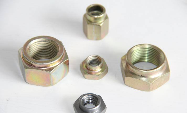 供應(yīng)非標(biāo)車臺(tái)階六角螺母