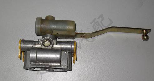 重型車制動器配件：奔馳高度閥