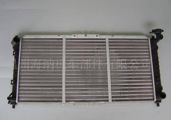 馬自達GE626 鋁質(zhì)漲管式水箱