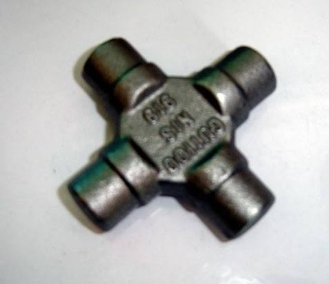 供應(yīng)十字結(jié)轉(zhuǎn)向節(jié)鍛件