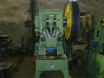 19腿連腳沖床 壓力機