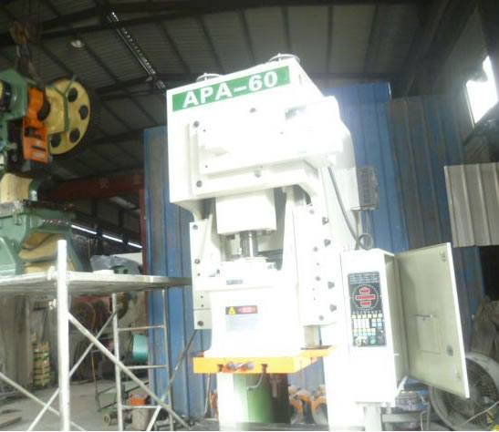 供應高性能精密沖床 APA--60噸 精密沖床60噸