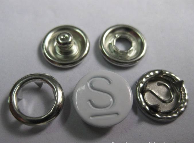 供應包面五爪扣，銅質五爪扣，噴漆五爪扣，廠家直銷，金屬鈕扣