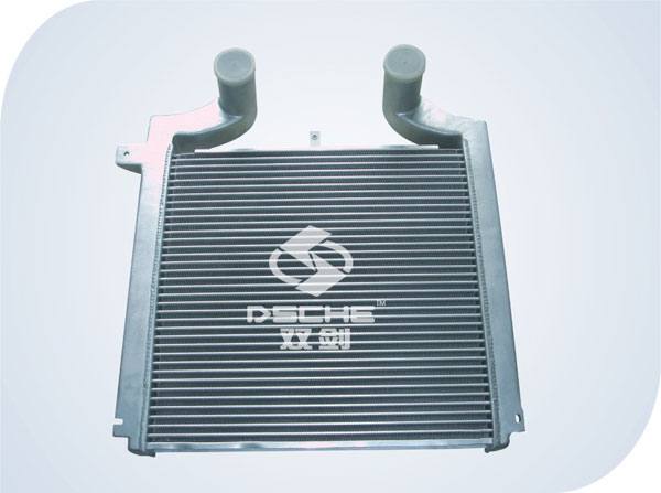 1119010-365中冷器