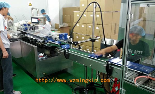 洗衣片裝盒機(jī)，色母片裝盒機(jī)