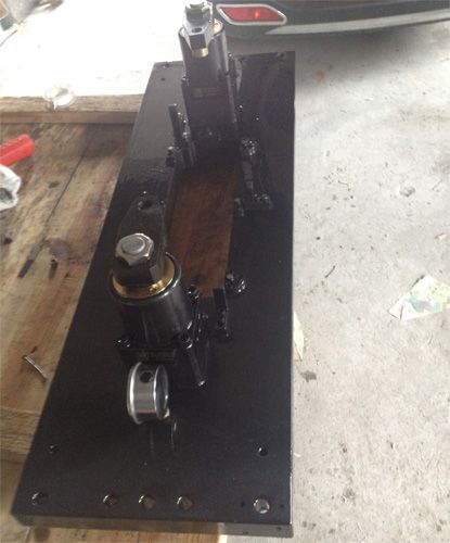 汽缸蓋綜合夾具