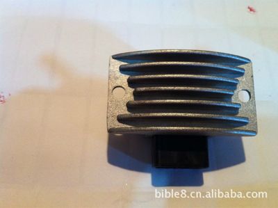 起亞電子調節器 24V&12V 兩插 出口