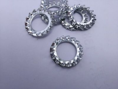 供應(yīng)各種規(guī)格沖壓件非標(biāo)國標(biāo)止動鎖緊鋸內(nèi)外齒墊圈片65錳鋼緊固件