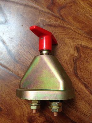 電源總開關，電瓶開關，急停開關