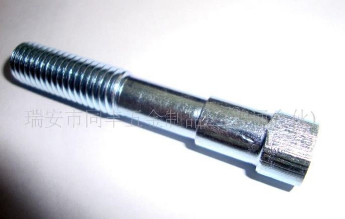 非標(biāo)螺釘，嵌件