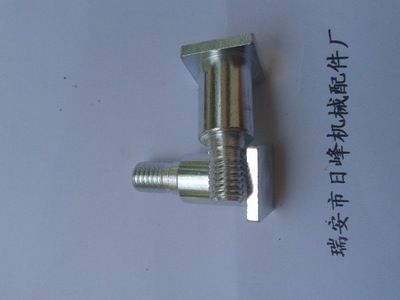 電梯機(jī)械配件用途：電梯門(mén)機(jī)上坎板門(mén)軸。嚴(yán)格要求國(guó)家標(biāo)準(zhǔn)生產(chǎn)