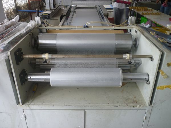 全自動(dòng)水轉(zhuǎn)印流膜機(jī)