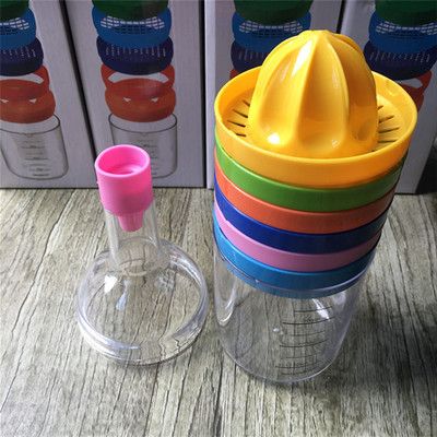 多功能廚房八件套組合，含榨汁器、分蛋器、磨泥器