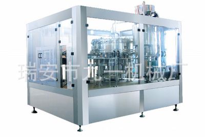 白酒果汁飲料醬油醋玻璃瓶沖洗灌裝封口三合一機(jī)組三合一灌裝機(jī)