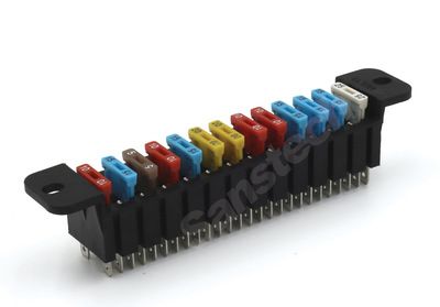 ST118 俄系車型 保險絲盒 26P 41.322