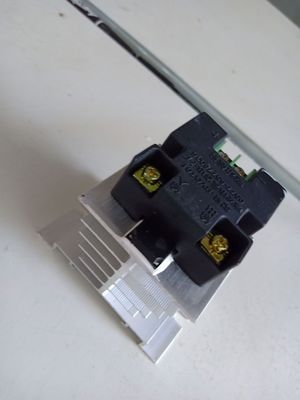 RYGT01 固態(tài)繼電器 60A 電烤爐 帶散熱片