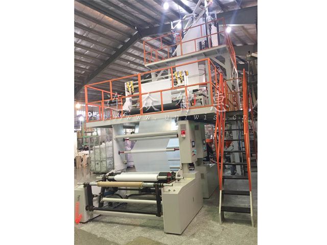 三層共擠吹膜生產(chǎn)線（HDPE專用型）