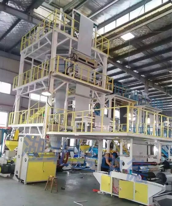 三層共擠上旋內(nèi)冷吹膜機(jī) 液體包裝蒸煮尼龍袋PE重包袋吹膜機(jī)組