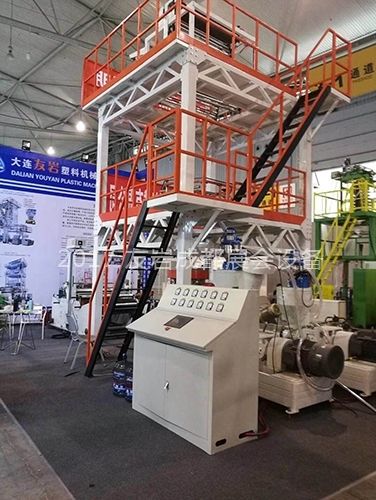 三層共擠吹膜機