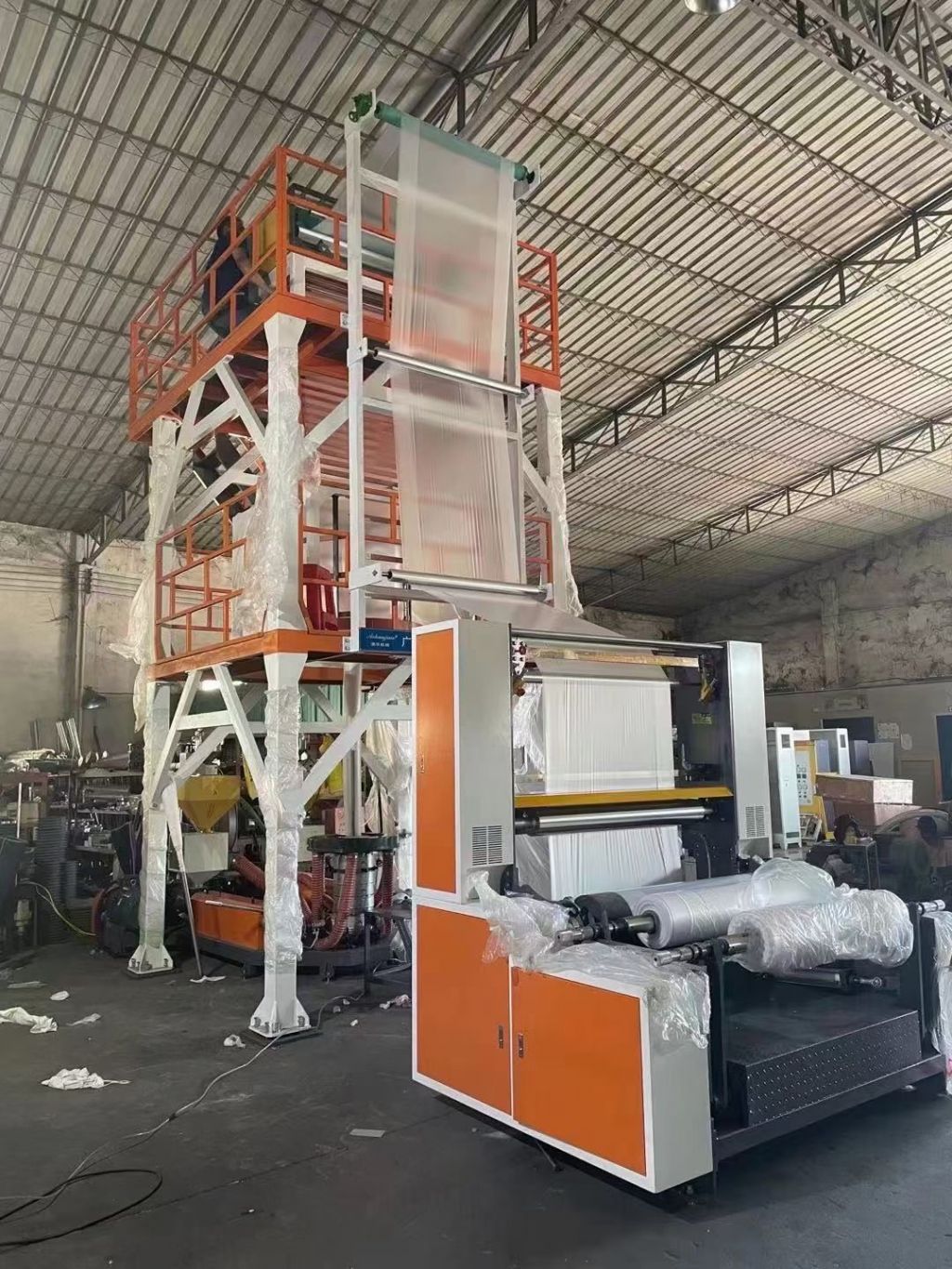 1000型ABA雙層共擠低壓吹膜機(jī)